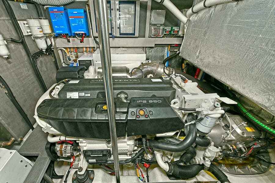 2022 Absolute 62 Fly