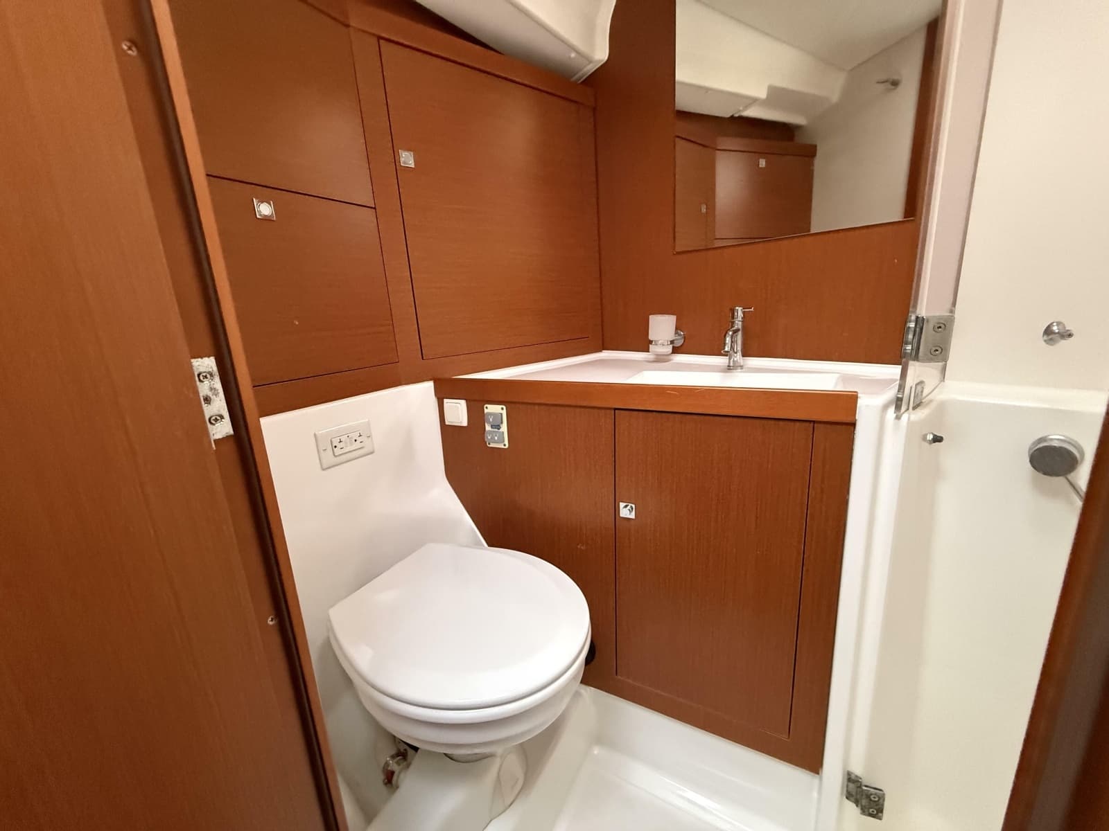 2015 Beneteau Oceanis 45