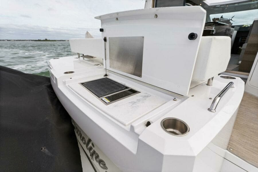 2020 46 Cruisers Cantius - Sweet Caroline - Cockpit Grill