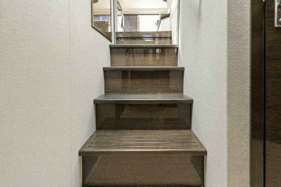 2020 46 Cruisers Cantius - Sweet Caroline - Companionway