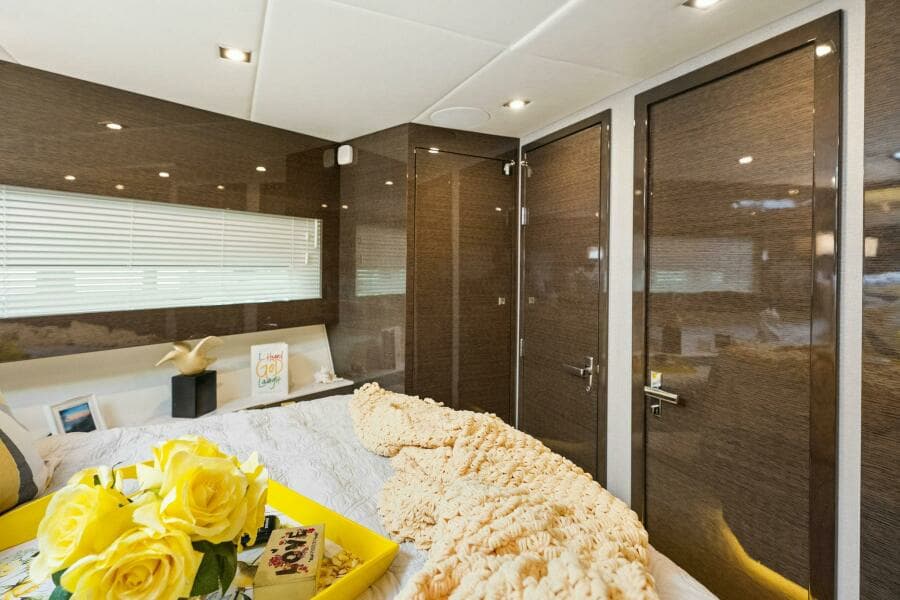 2020 46 Cruisers Cantius - Sweet Caroline - VIP Stateroom