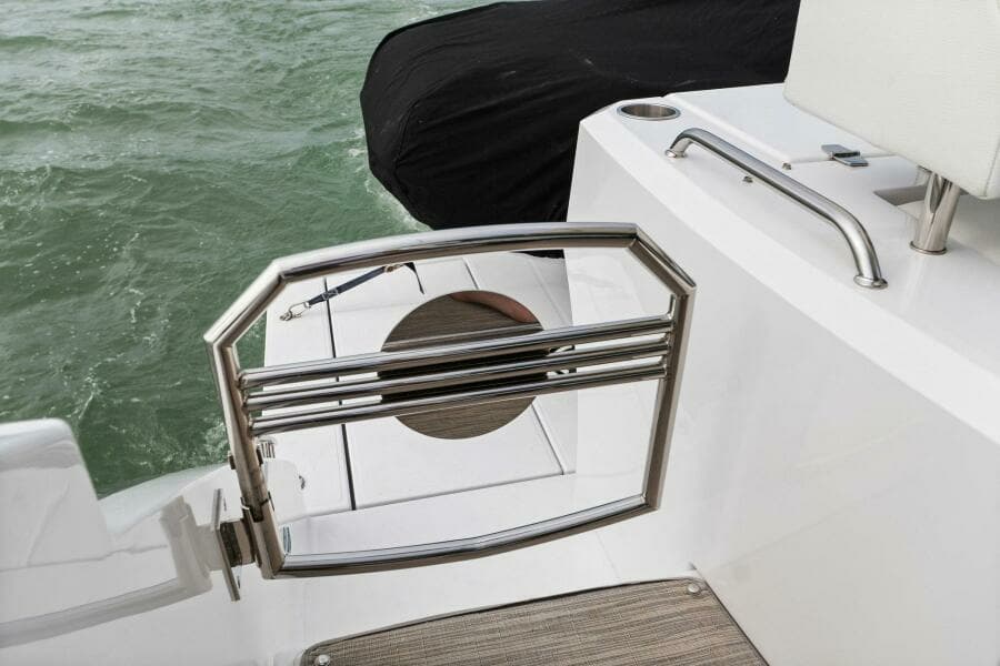 2020 46 Cruisers Cantius - Sweet Caroline - Cockpit Entrance