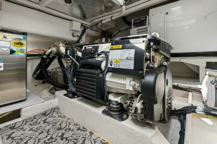 2020 46 Cruisers Cantius - Sweet Caroline - Engine Room