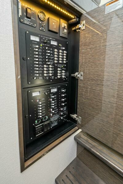 2020 46 Cruisers Cantius - Sweet Caroline - Control Panal