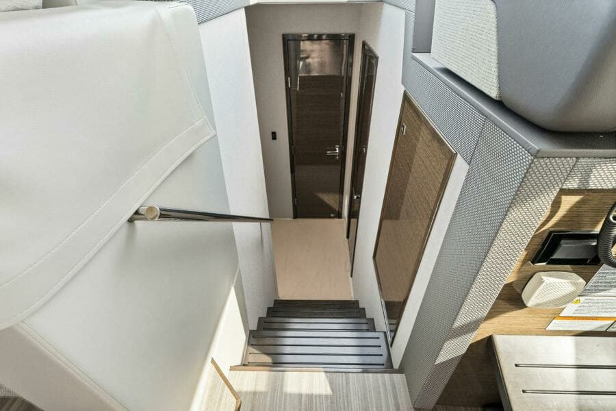 2020 46 Cruisers Cantius - Sweet Caroline - Companionway