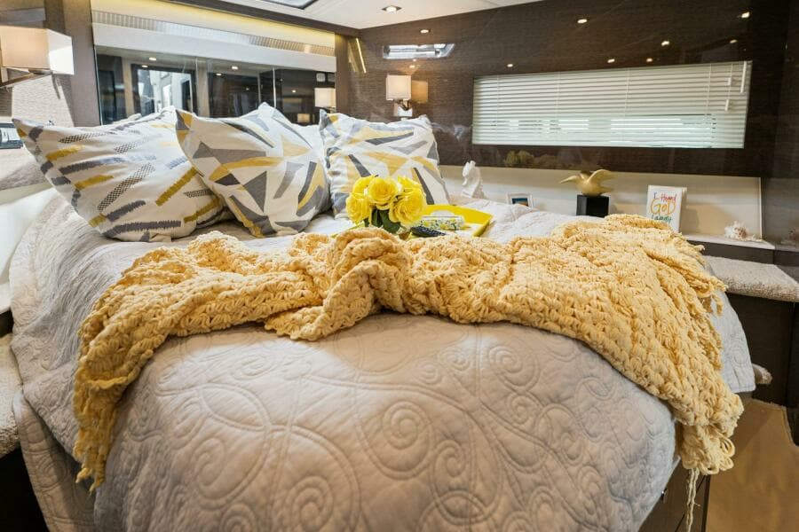 2020 46 Cruisers Cantius - Sweet Caroline - VIP Stateroom