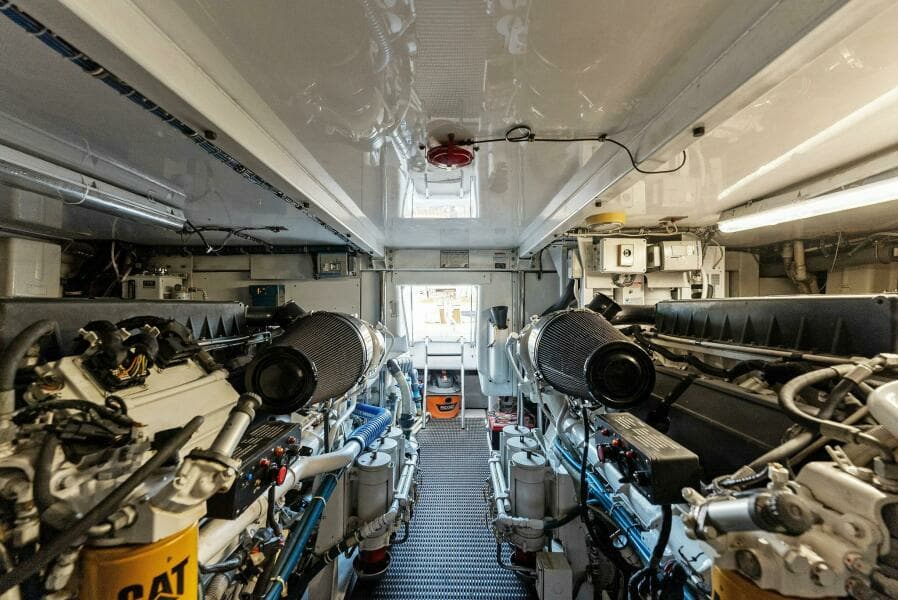 2007 Hatteras 64C - CHUPACBRA