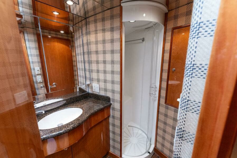 2007 Hatteras 64C - CHUPACBRA