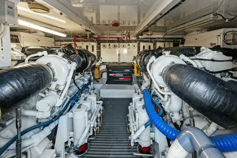 2007 Hatteras 64C - CHUPACBRA