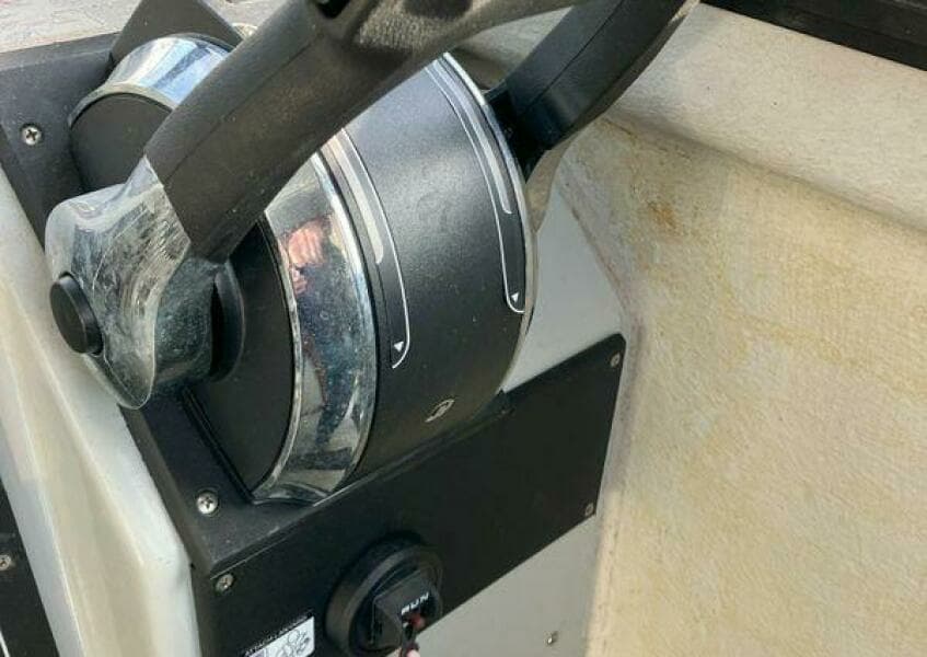 1990 Boston Whaler Frontier