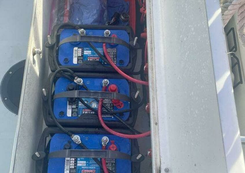 1990 Boston Whaler Frontier