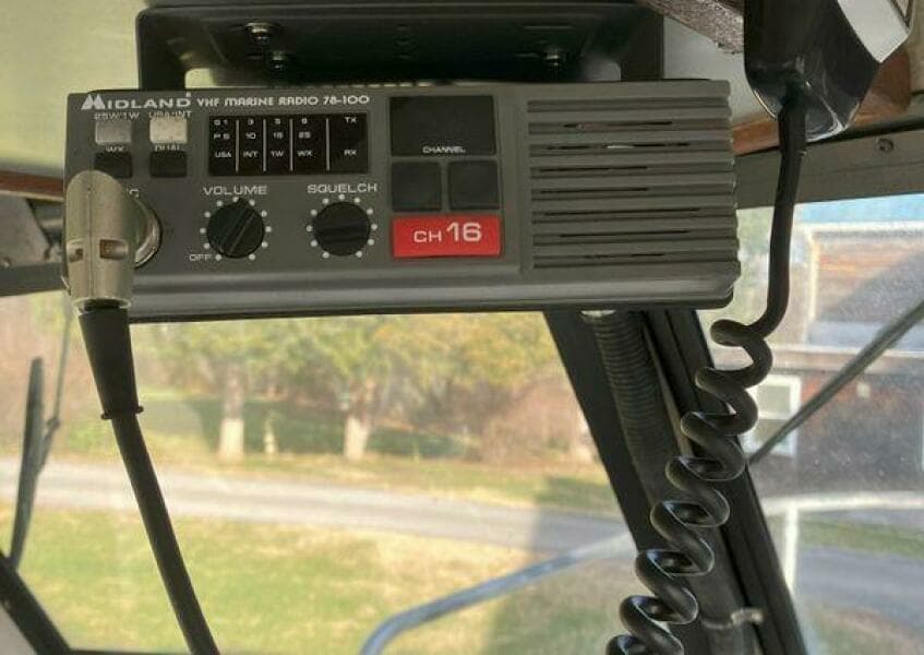 1990 Boston Whaler Frontier