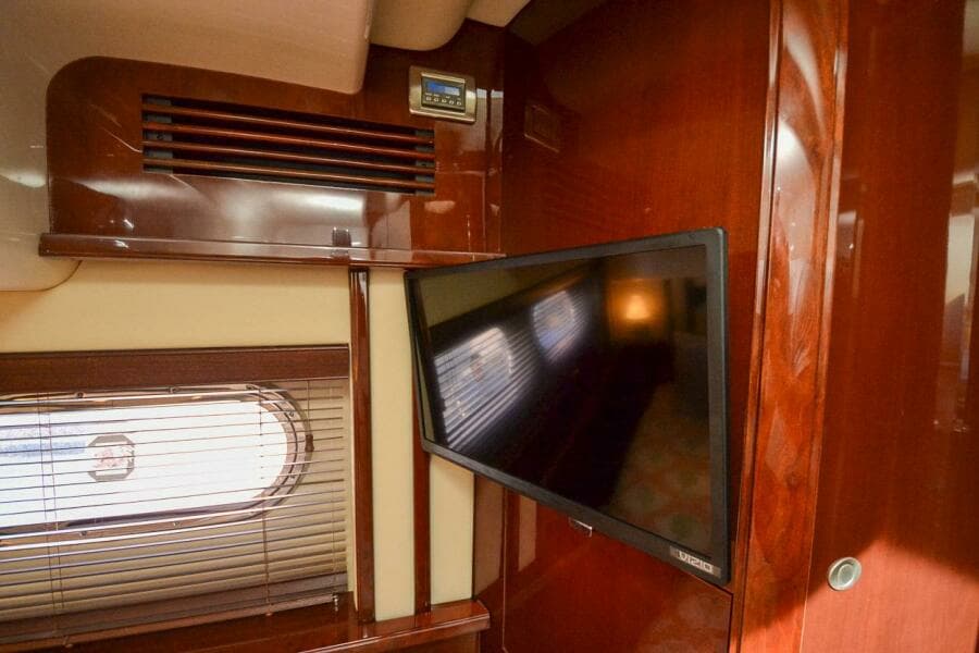 Guest 24" Vizio SmartTV