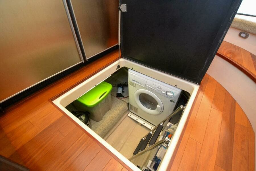 Washer Dryer & Storage