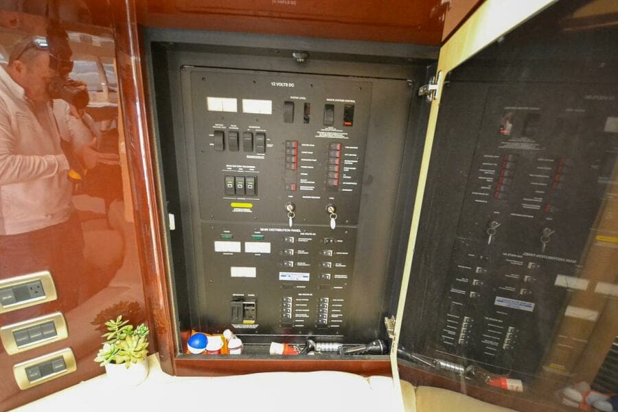 2007 Sea Ray 52 Sedan Bridge