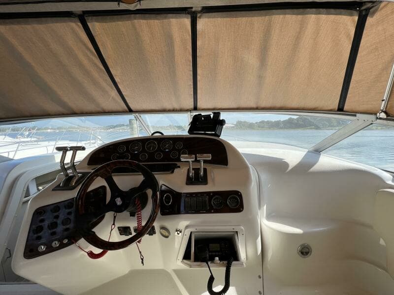 1998 Chris-Craft 320 Express Cruiser