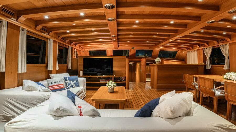 2013 East Yachting Custom