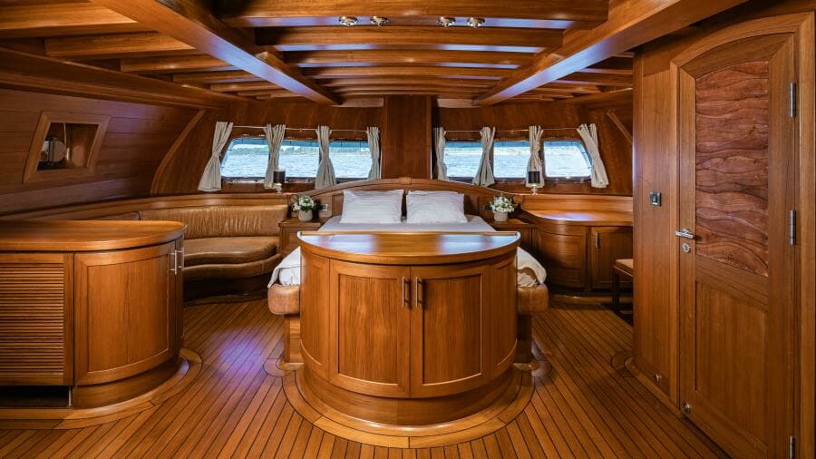 2013 East Yachting Custom