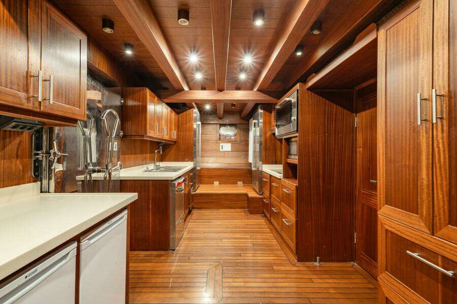 2013 East Yachting Custom