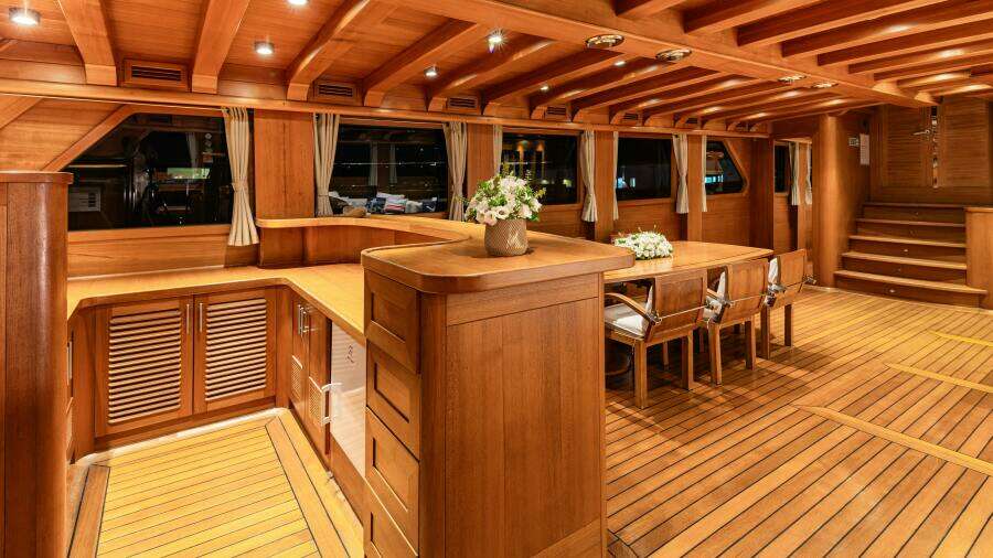 2013 East Yachting Custom