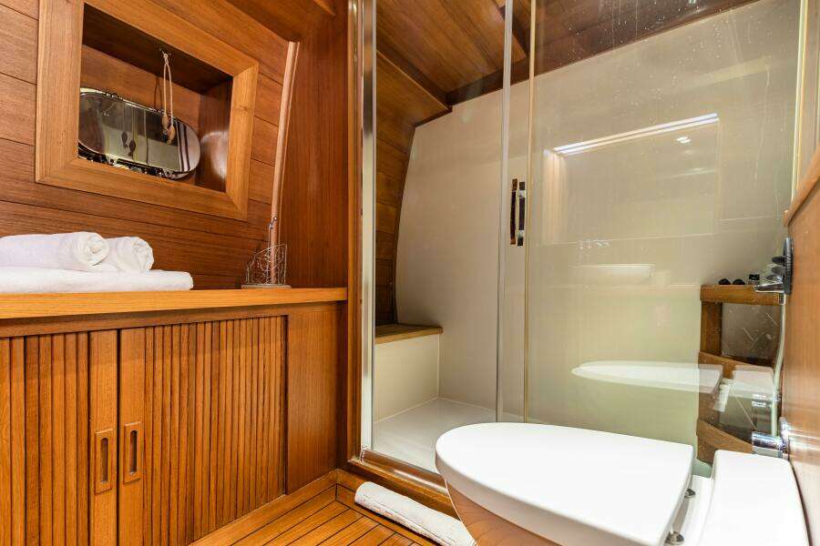 2013 East Yachting Custom