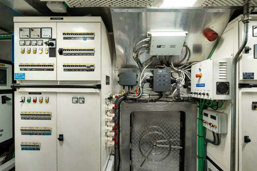 2013 East Yachting Custom