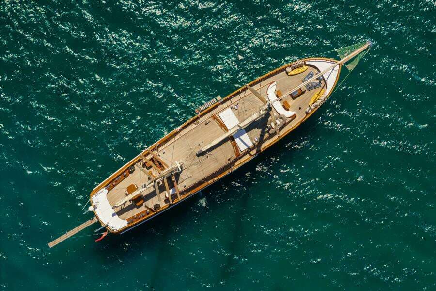 2013 East Yachting Custom