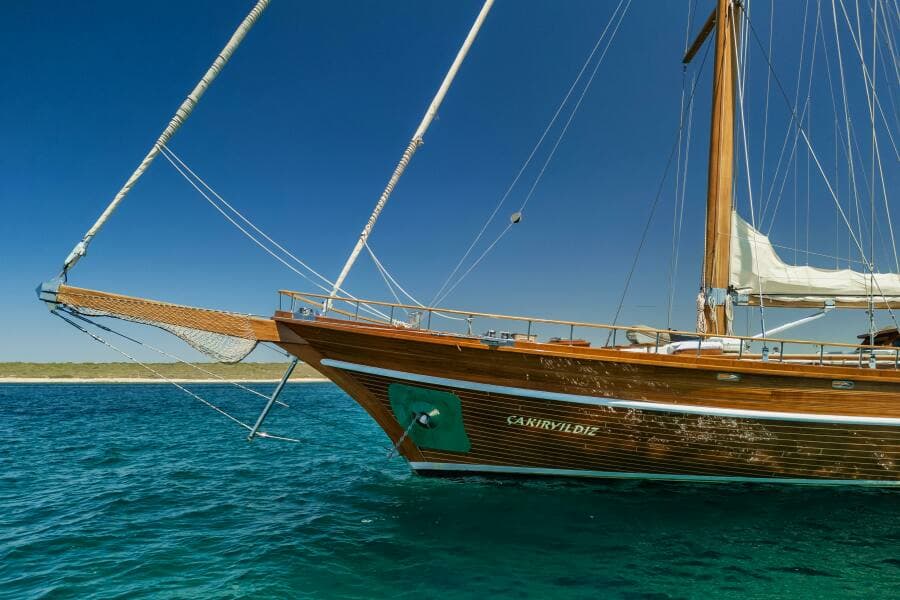 2013 East Yachting Custom