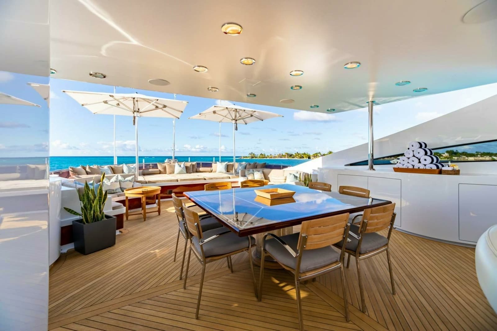 2011 Trinity Yachts Trinity 164