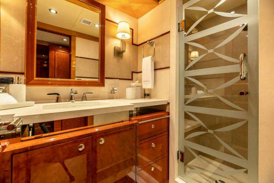 2011 Trinity Yachts Trinity 164