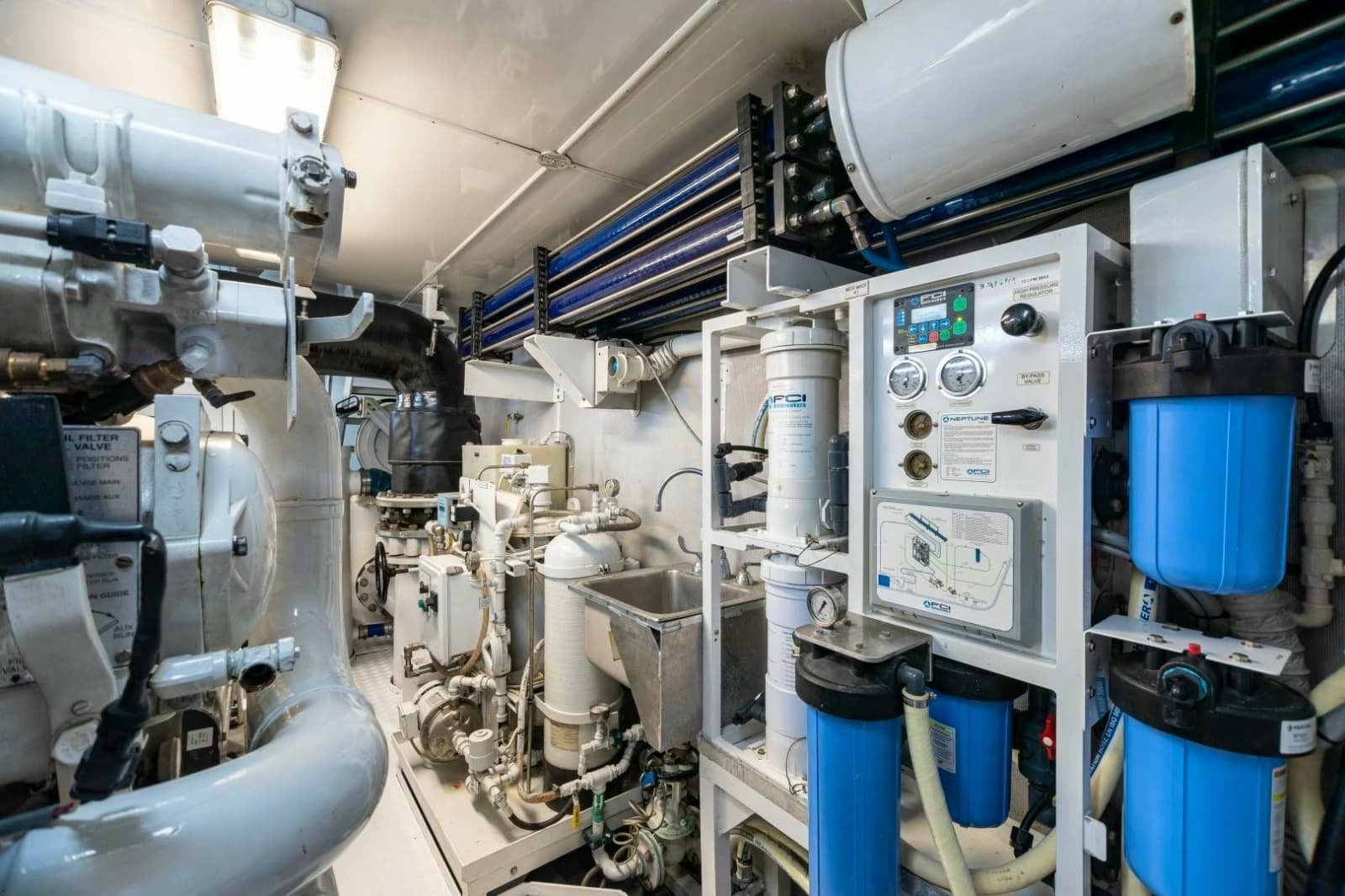 2011 Trinity Yachts Trinity 164