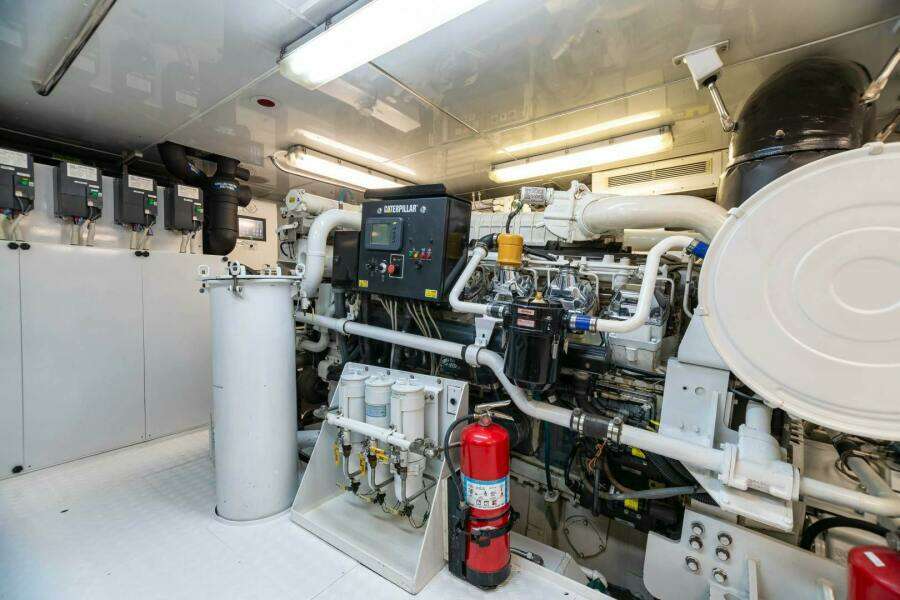 2011 Trinity Yachts Trinity 164