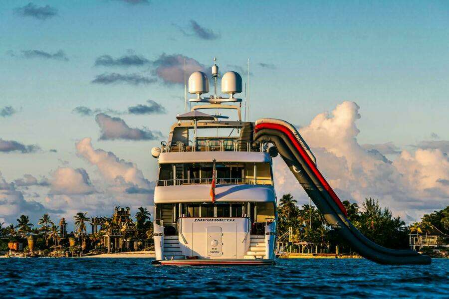 2011 Trinity Yachts Trinity 164