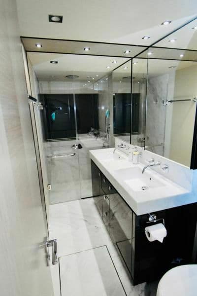 2018 Sunseeker Yacht