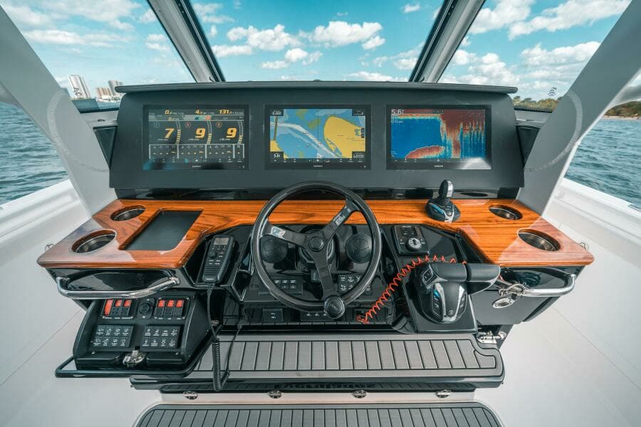 2022 Everglades 395CC