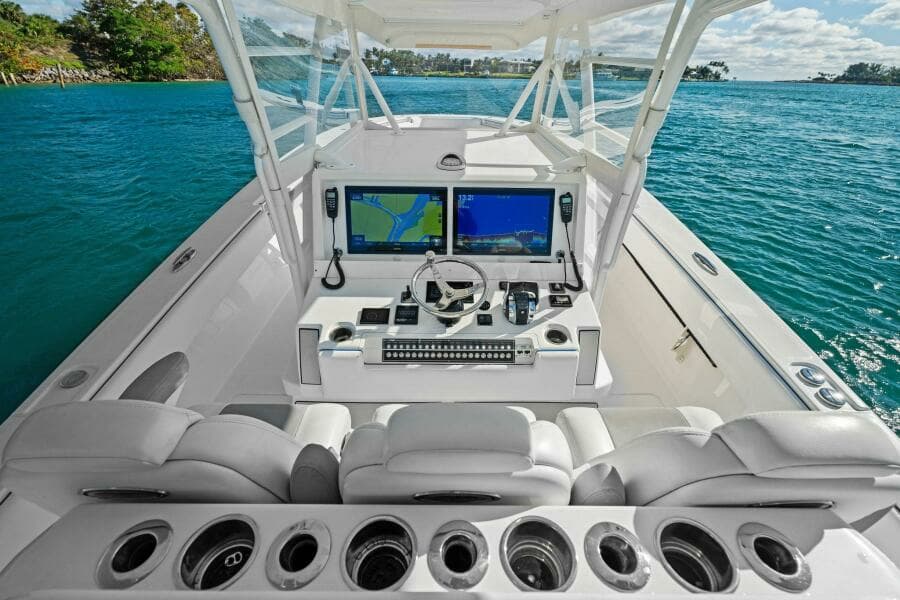 2019 Invincible 42 Open Fisherman 'Ohana' Helm/Rod Holders