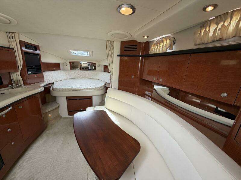 2005 Sea Ray 320 Sundancer