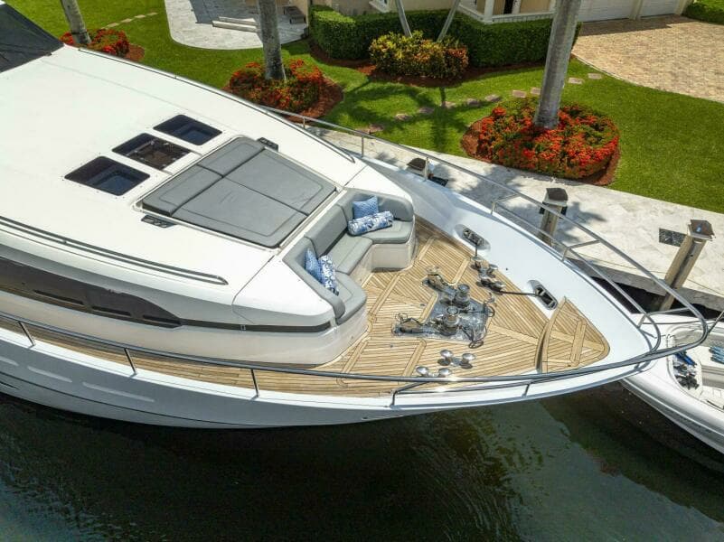 2012 Princess 104 - Bow