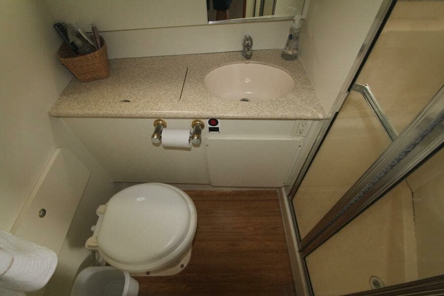 2000 Silverton 392 Aft Cabin