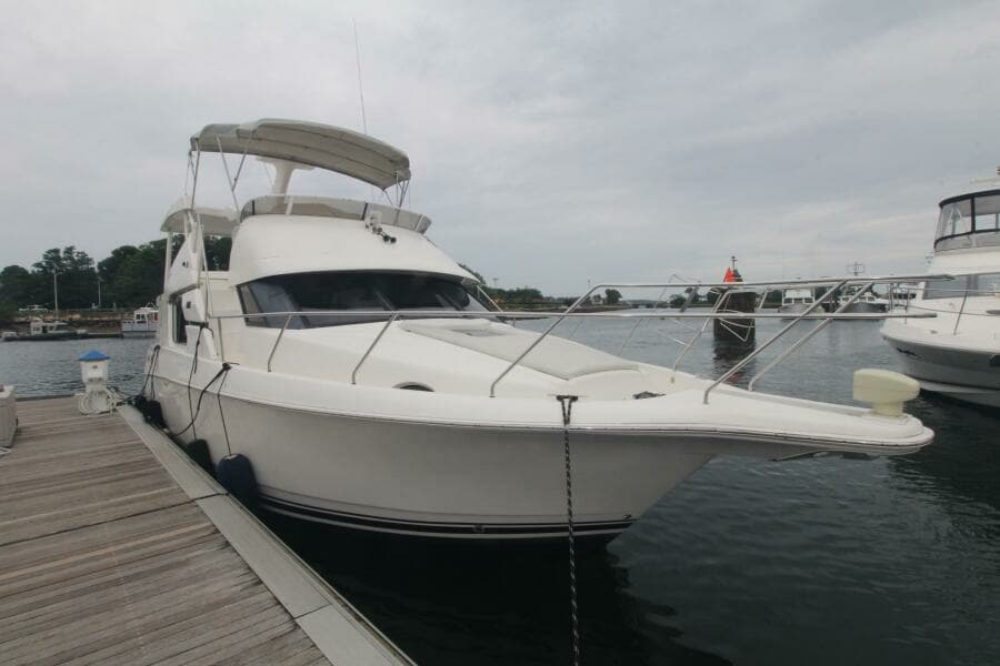 2000 Silverton 392 Aft Cabin