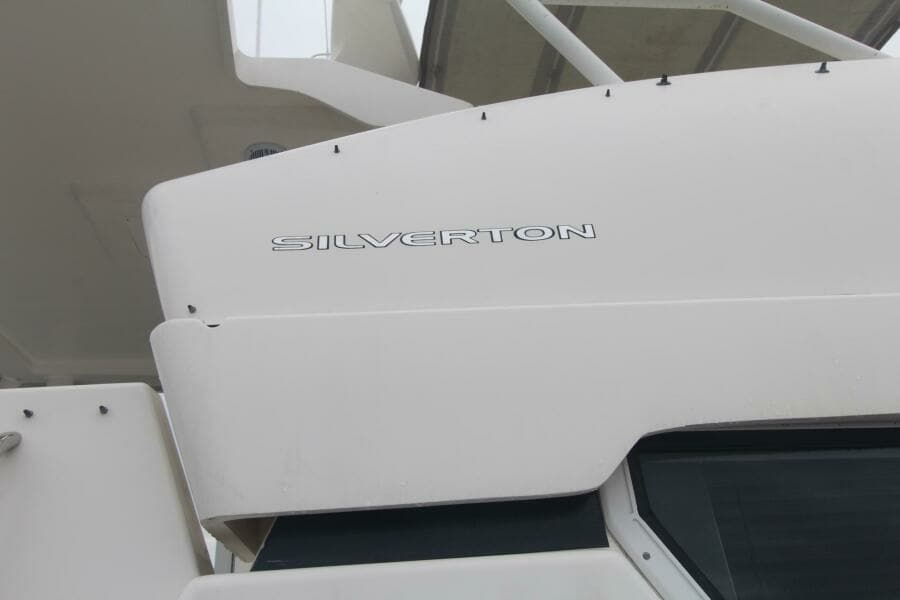 2000 Silverton 392 Aft Cabin