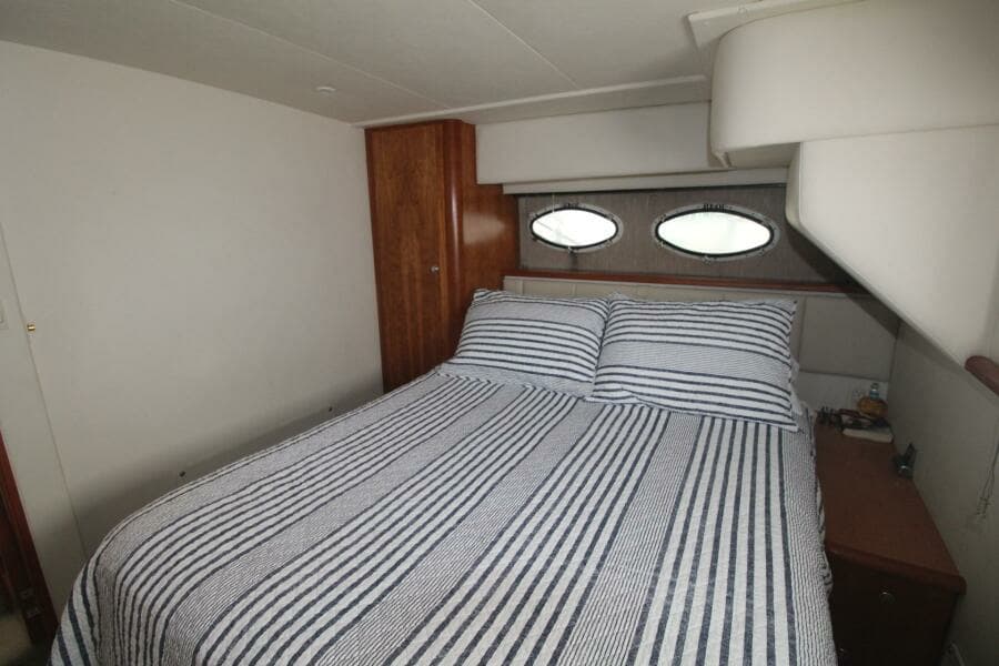 2000 Silverton 392 Aft Cabin