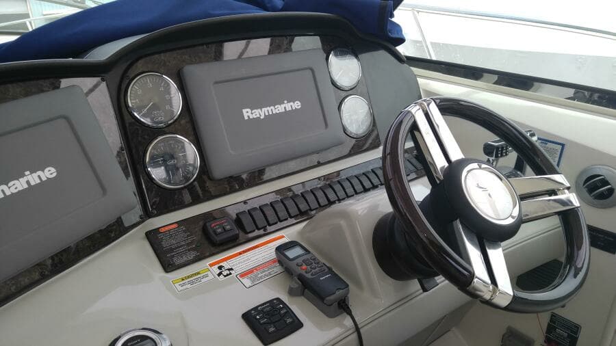 2011 Sea Ray 390 Sundancer