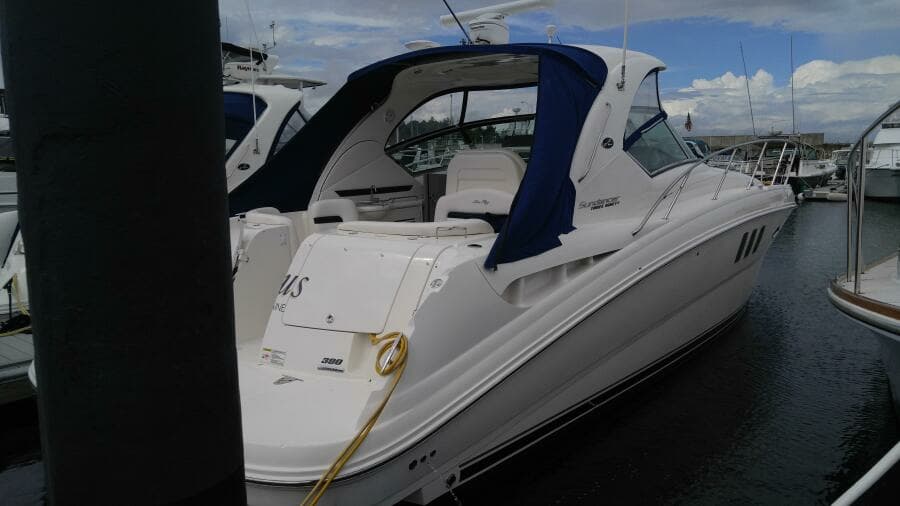 2011 Sea Ray 390 Sundancer