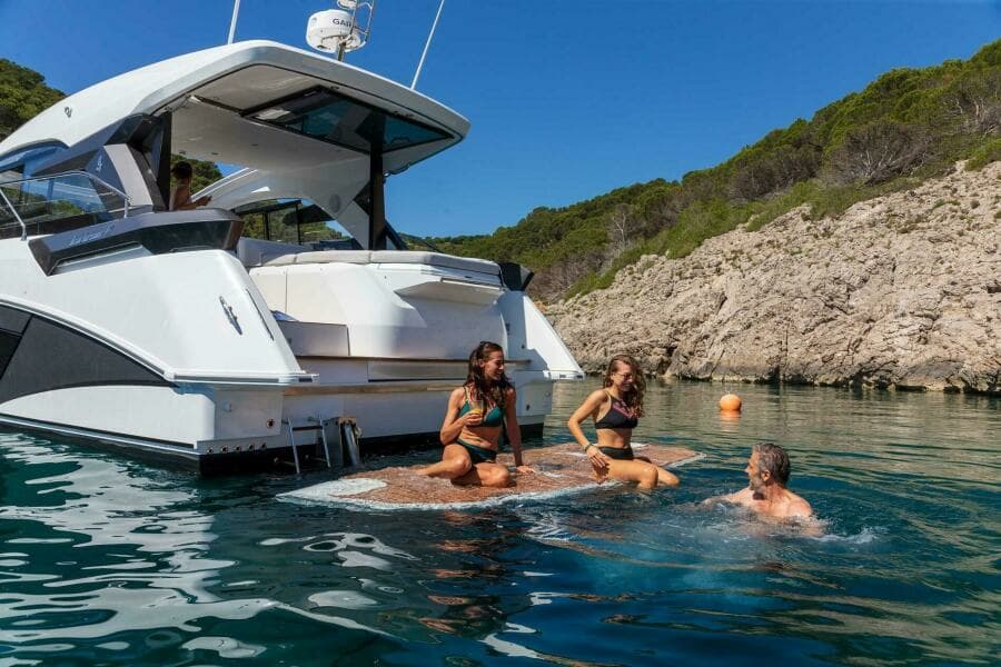 2024 BENETEAU Gran Turismo 45