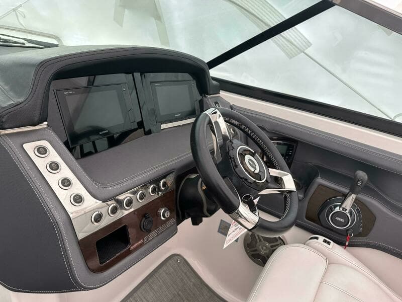 2019 Chaparral 297 SSX