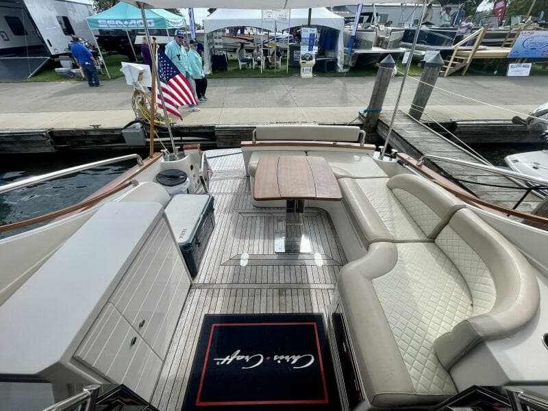 2017 Chris-Craft Commander 42