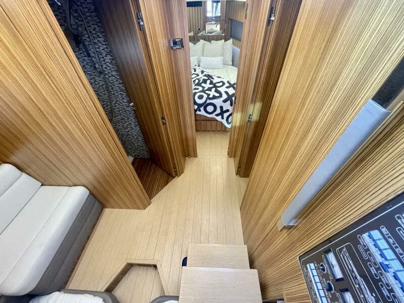 2017 Chris-Craft Commander 42