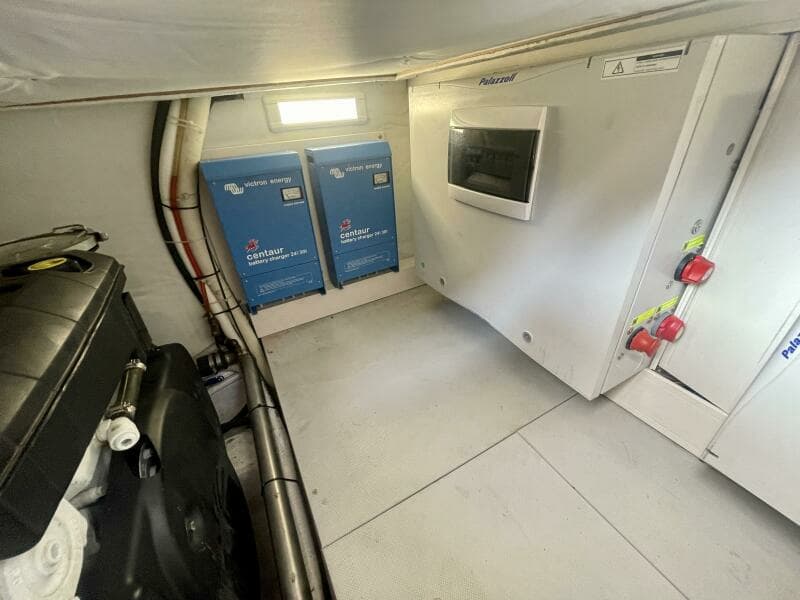 2017 Chris-Craft Commander 42