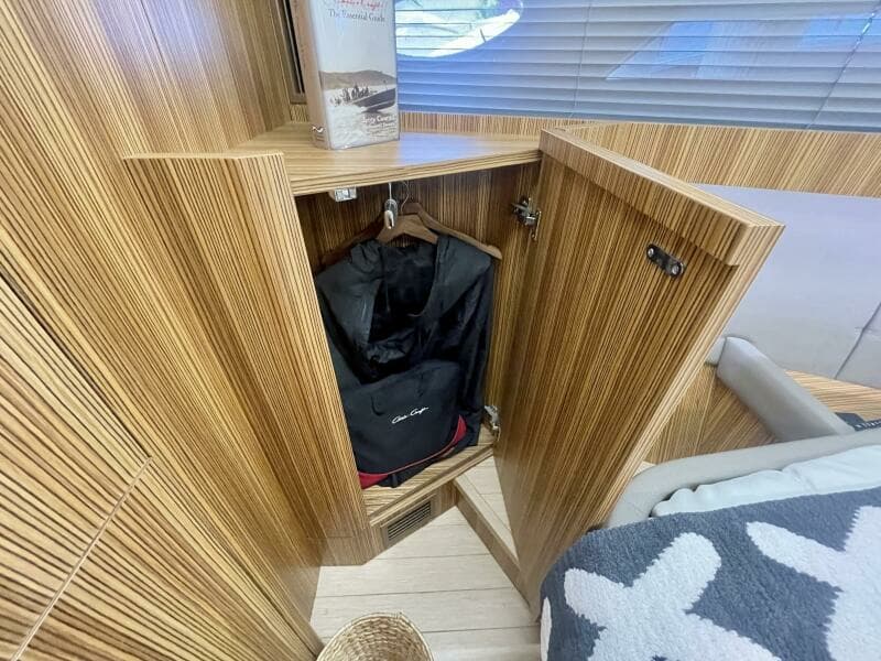 2017 Chris-Craft Commander 42